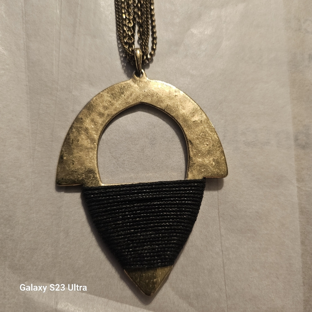 Gold and Black Pendant Necklace - Picture 2 of 4